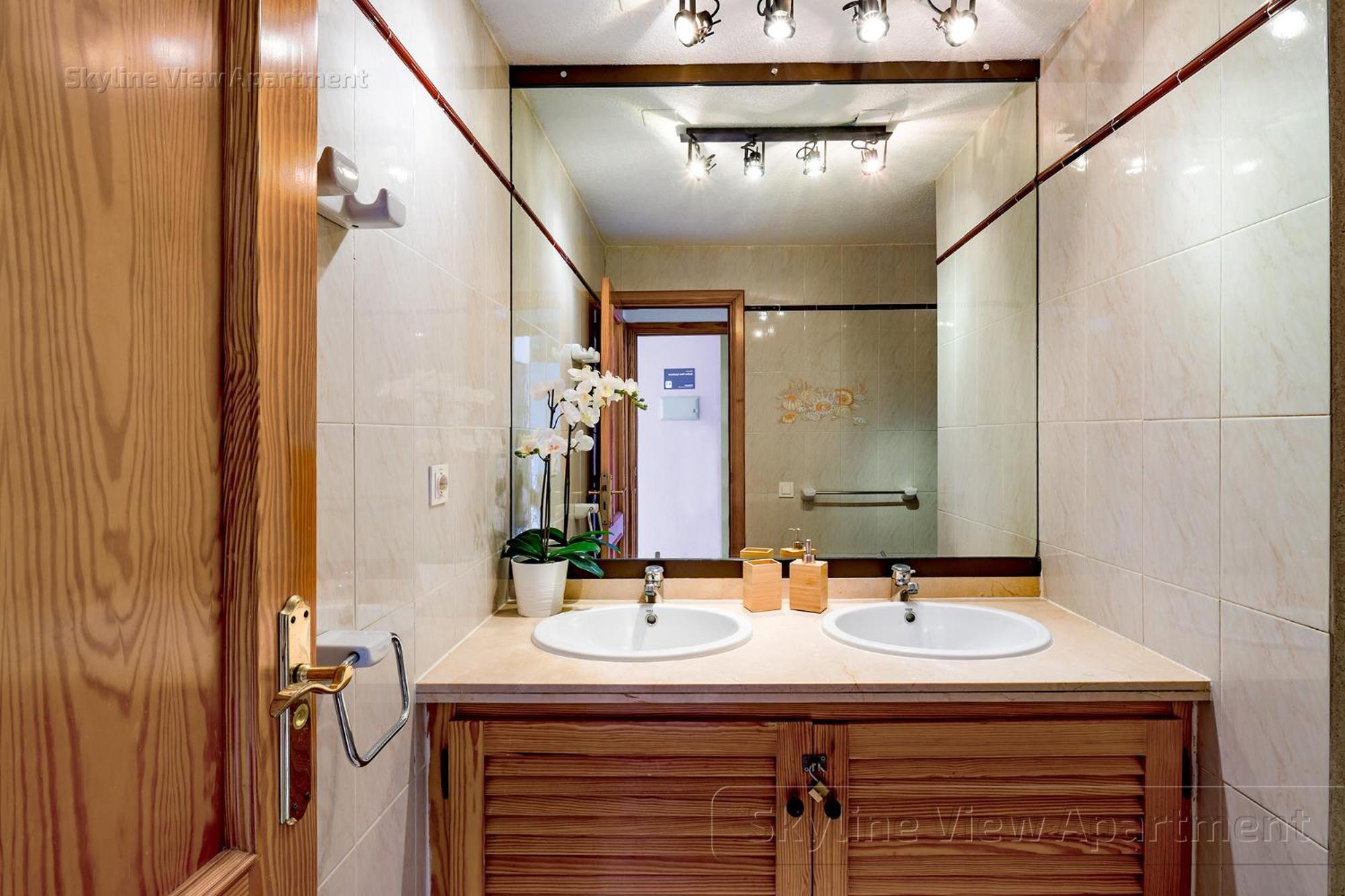 Skyline View Apartment - Free Private Parking Including & Guest Bonus أذيخي المظهر الخارجي الصورة