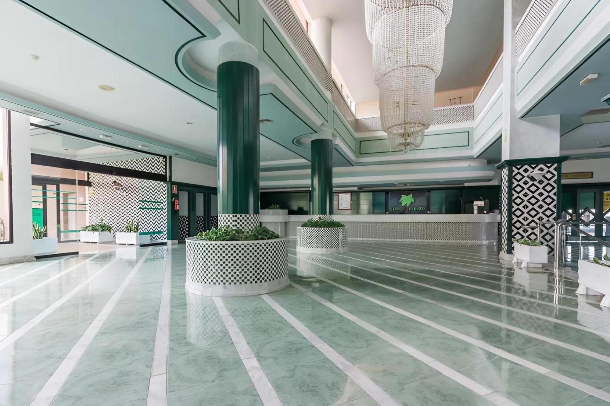 Skyline View Apartment - Free Private Parking Including & Guest Bonus أذيخي المظهر الخارجي الصورة